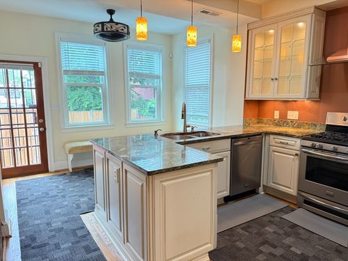 908 11th St Ne, WASHINGTON, DC, 20002 | Card Image