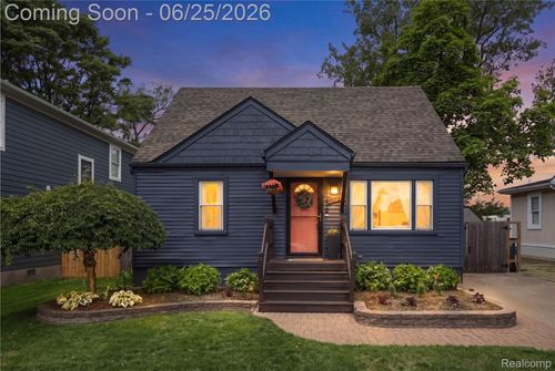 3121 Minerva St, Ferndale, MI, 48220-1061 | Card Image