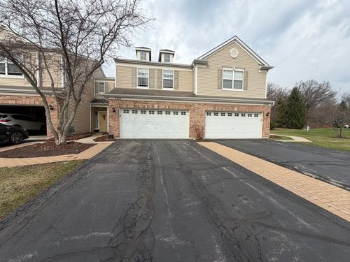 2554-2554 Evergreen Cir, McHenry, IL, 60050-8019 | Card Image