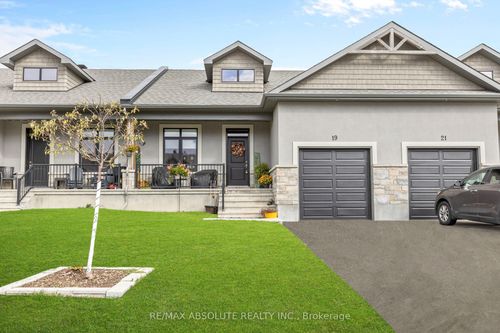 19 Elmer St W, Almonte, ON, K0A1A0 | Card Image