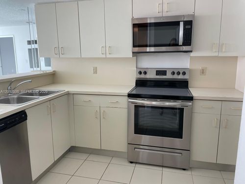 1006-5880 Collins Ave, Miami Beach, FL, 33140-2201 | Card Image