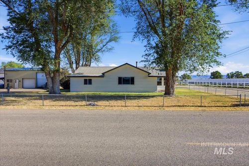 956 Se Hamilton Rd, Mountain Home, ID, 83647-5927 | Card Image