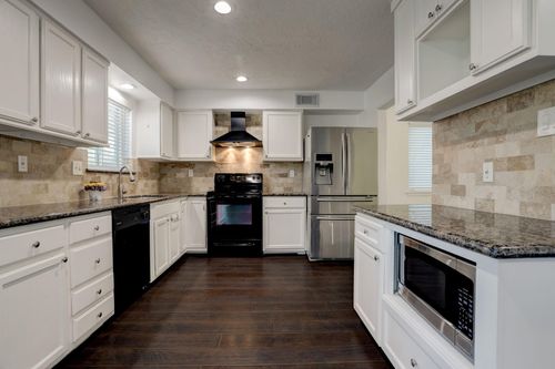 121 Misty Brook Ln, League City, TX, 77573-1731 | Card Image
