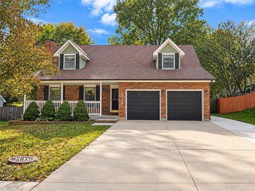 1332 Campbell Ave, Liberty, MO, 64068-1203 | Card Image