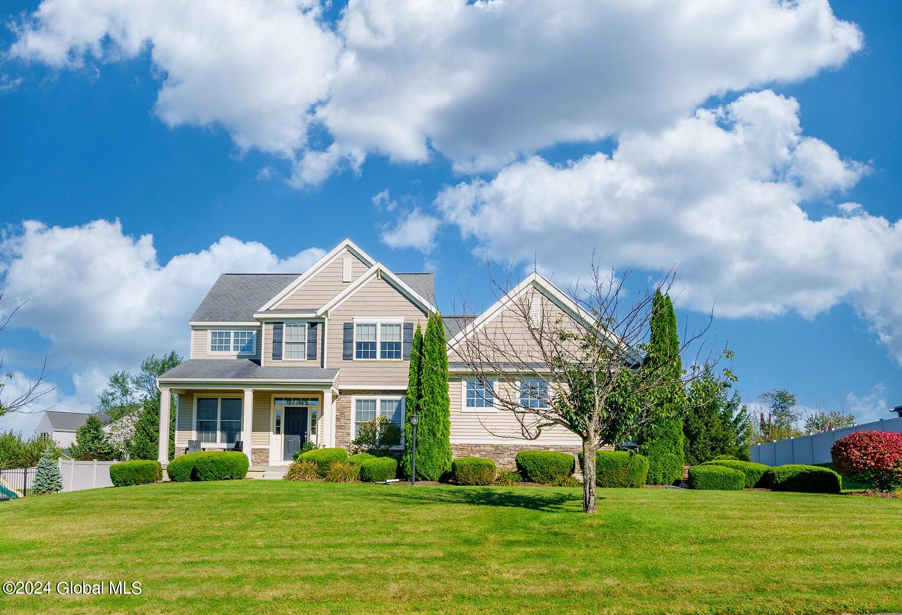 Matthews Ct, Cohoes, NY 12047
