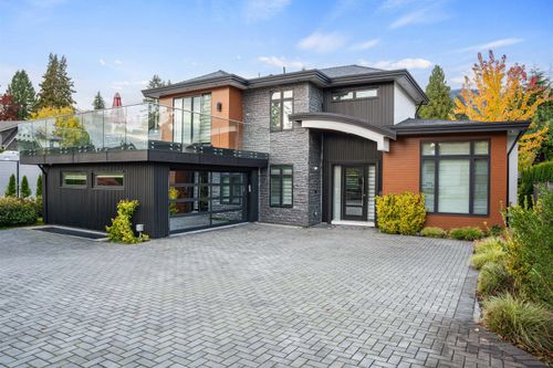 3560 Highland Blvd, North Vancouver, BC, V7R2Y6 | Card Image