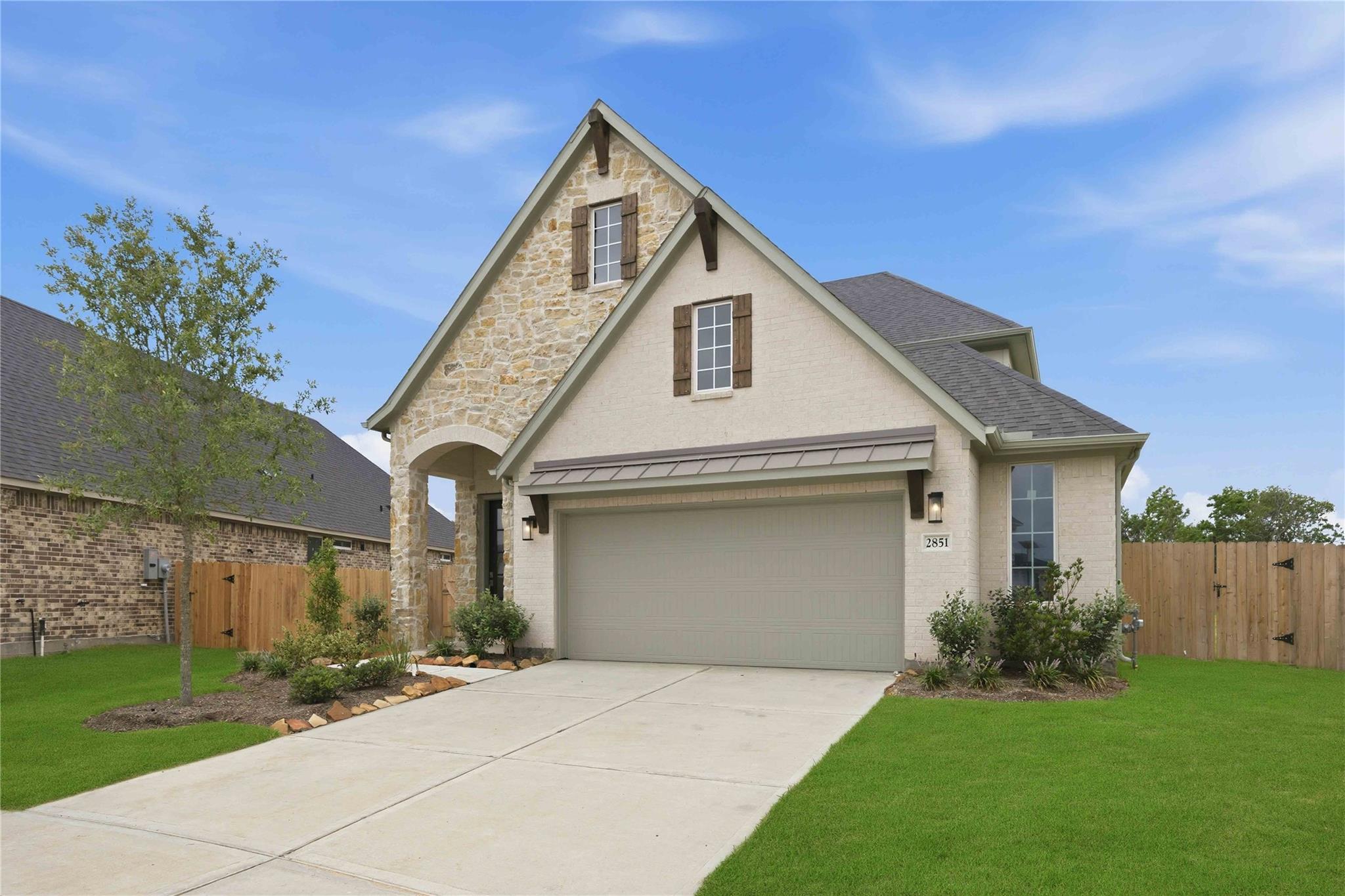 Residential in Iowa Colony 2