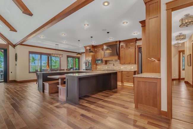 Any chef would be proud to create in this spacious space with its Modern appliances. | Image 41