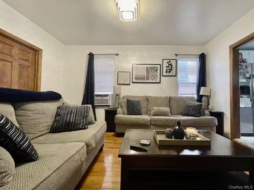 1805 Mulford Ave, Bronx, NY, 10461-4115 | Card Image