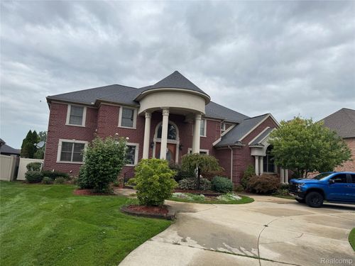 26750 Doxtator St, Dearborn Heights, MI, 48127-3334 | Card Image