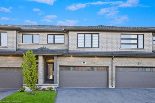 41-4552 Portage Rd, Niagara Falls, ON, L2E0B8 | Card Image