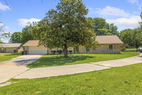 1922 S Plainview, Ardmore, OK, 73401 | Card Image