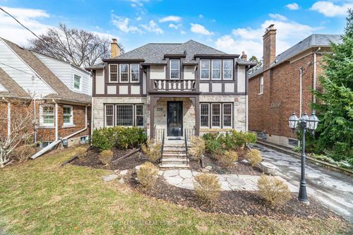 209 Grenview Blvd S, Etobicoke, ON, M8Y3T9 | Card Image