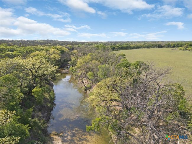92 N Us Highway 281, Home with 3 bedrooms, 2 bathrooms and null parking in Lampasas TX | Image 16