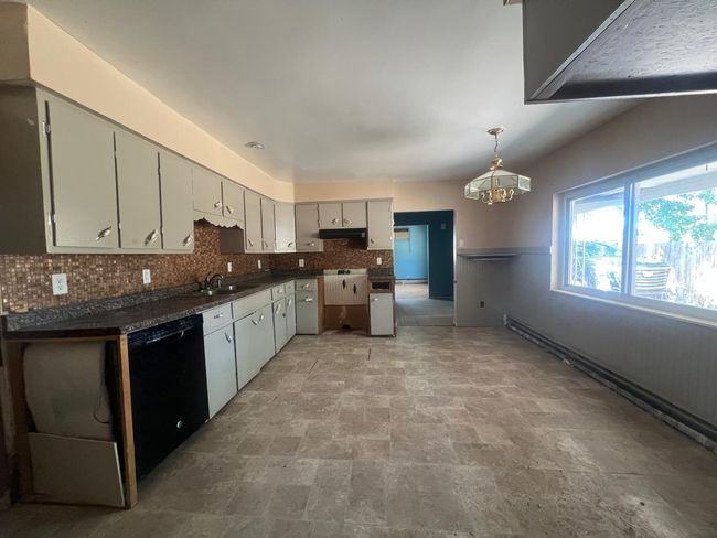 129 W Walnut St, House other with 3 bedrooms, 1 bathrooms and null parking in Saint Charles MI | Image 5