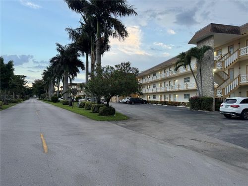 307-5111 W Oakland Park Blvd, Lauderdale Lakes, FL, 33313-1569 | Card Image