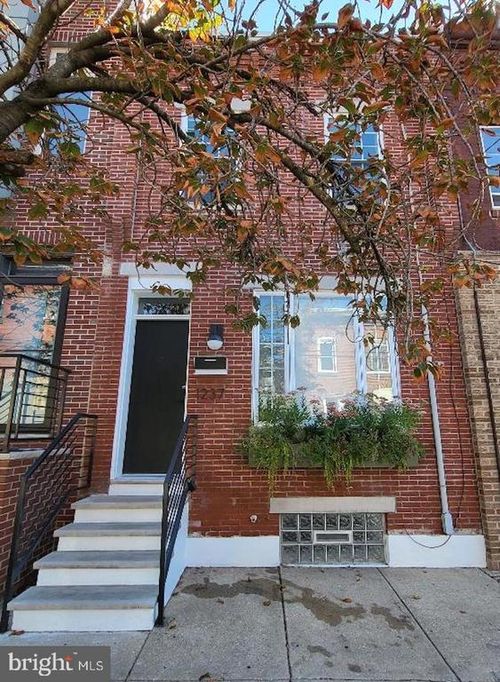 1237 S 27th St, PHILADELPHIA, PA, 19146-3843 | Card Image