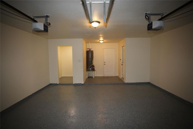Garage 2 | Image 12