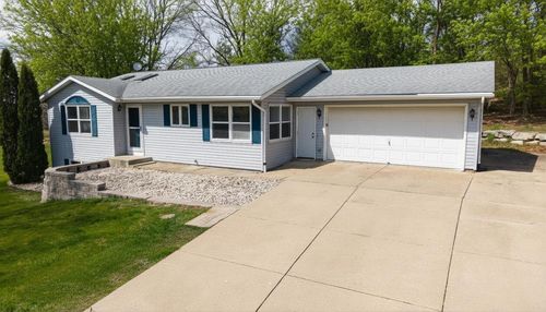 15208 W Carroll Rd, Brodhead, WI, 53520-8823 | Card Image