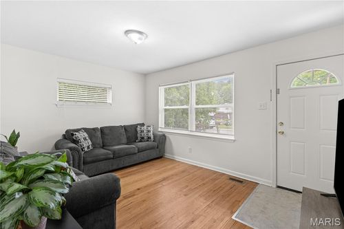 3023 Ridgeway Ave, Saint Louis, MO, 63114-4548 | Card Image