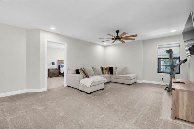 4056 Burdick Loop, House other with 6 bedrooms, 4 bathrooms and null parking in ODESSA FL | Image 13