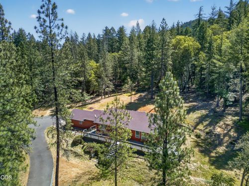2850 E Evans Creek Rd, Rogue River, OR, 97537-5539 | Card Image