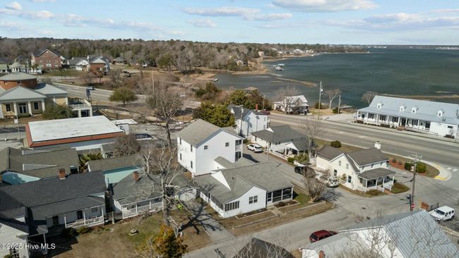 106 S Water St, House other with 6 bedrooms, 5 bathrooms and null parking in Swansboro NC | Image 58