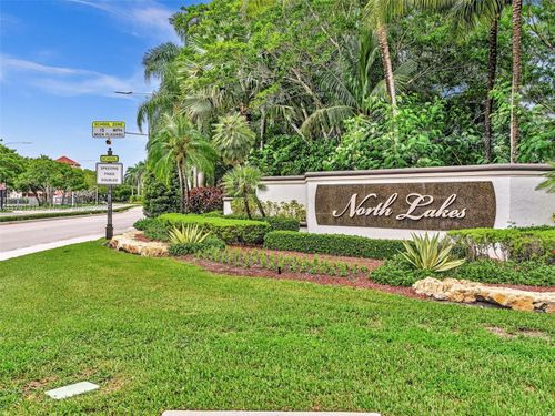 457 Cambridge Dr, Weston, FL, 33326-3565 | Card Image