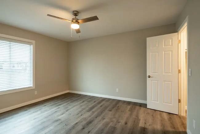 4907 - 1440 N Linden Rd, Condo with 2 bedrooms, 2 bathrooms and null parking in Flint MI | Image 5