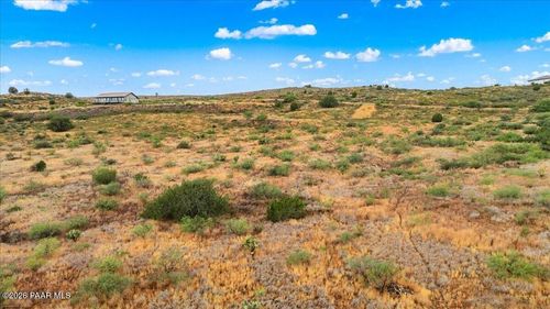 15865 E Broken Bit Rd, Mayer, AZ, 86333-5952 | Card Image