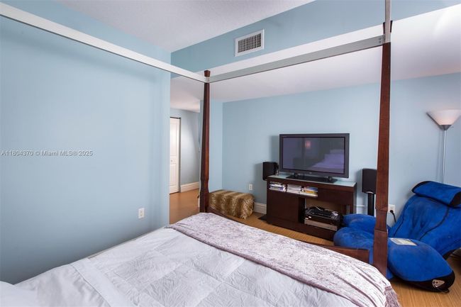 APT-3106 - 1250 S Miami Ave, Condo with 3 bedrooms, 2 bathrooms and null parking in Miami FL | Image 34