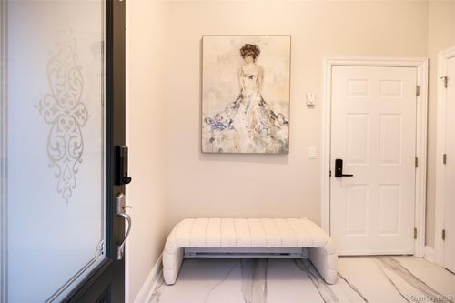 56 1st St, Pelham, NY, 10803-1437 | Card Image