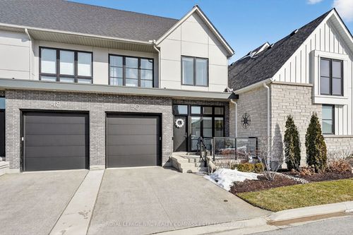 4-50 Tulip Tree Common, Saint Catharines, ON, L2S4C8 | Card Image