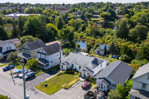 54 River St, Parry Sound, ON, P2A2T6 | Card Image