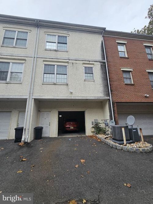 49 Livingston St, Trenton, NJ, 08611-1721 | Card Image