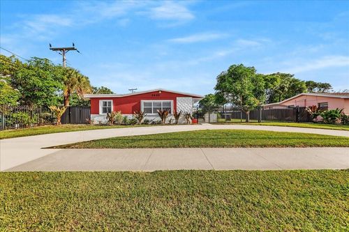 2820 Nw 207th St, Miami Gardens, FL, 33056-1433 | Card Image