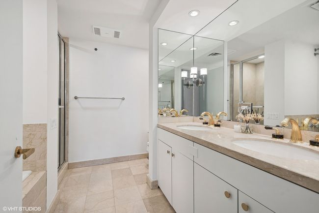 APT-5305 - 132 E Delaware Pl, Condo with 2 bedrooms, 2 bathrooms and 2 parking in Chicago IL | Image 13