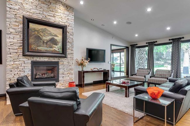 40 Eagle Ridge Pl Sw, House other with 5 bedrooms, 5 bathrooms and 8 parking in Calgary AB | Image 6