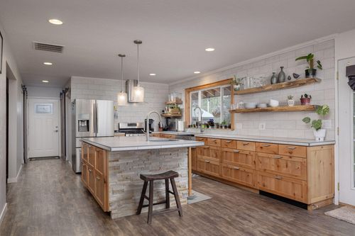 52575 Ammon Rd, La Pine, OR, 97739-7501 | Card Image