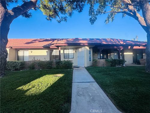 19267 Elm Dr, Apple Valley, CA, 92308-8902 | Card Image