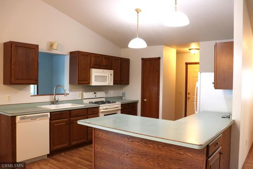 467 7th Ave Ne, Pine City, MN, 55063-1178 | Card Image