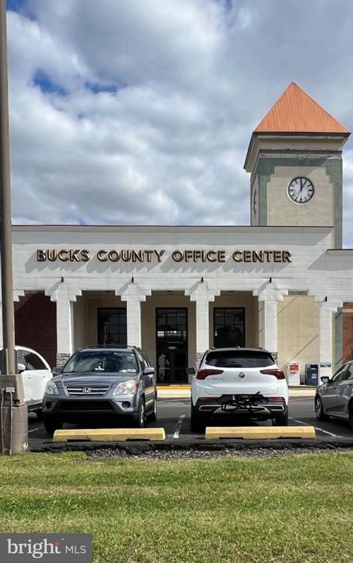 c-9b-1200 Veterans Hwy, BRISTOL, PA, 19007-2525 | Card Image