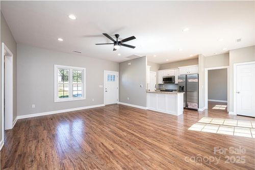 1314 39th Street Cir Sw, Hickory, NC, 28602-4555 | Card Image