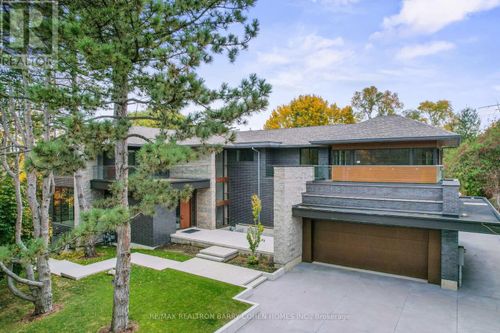 103 Old Colony Rd, North York, ON, M2L2K3 | Card Image