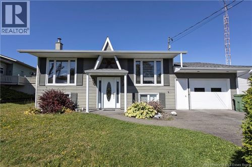 592 1st Ave, Grand-Sault/Grand Falls, NB, E3Z1B3 | Card Image