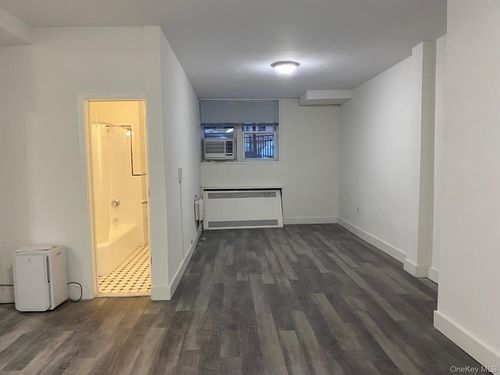 7312 35th Ave, Jackson Heights, NY, 11372-4241 | Card Image