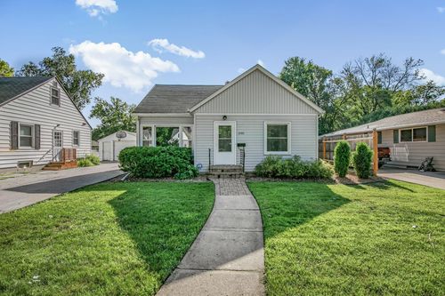 1009 4th St Sw, Willmar, MN, 56201-3533 | Card Image