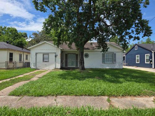 2058 Earl St, Beaumont, TX, 77703-3406 | Card Image