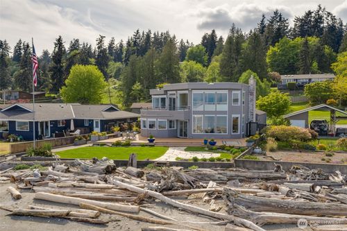 6779 Columbia Beach Dr, Clinton, WA, 98236-9645 | Card Image