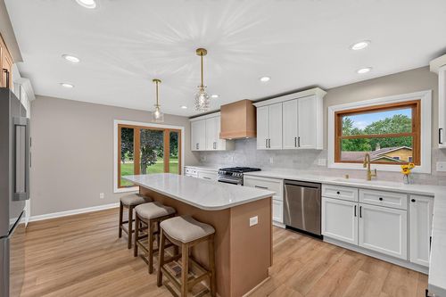 8153 W Holly Road, Mequon, WI, 53097 | Card Image
